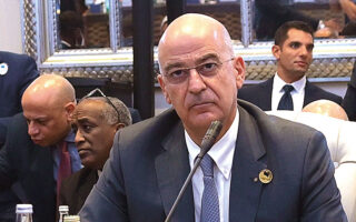 Ο υπουργός Εξωτερικών Νίκος Δένδιας παρέστη στη Διάσκεψη ως προσκεκλημένος της ομολόγου του, Ναΐλα ελ Μανγκούς. (INTIME NEWS)