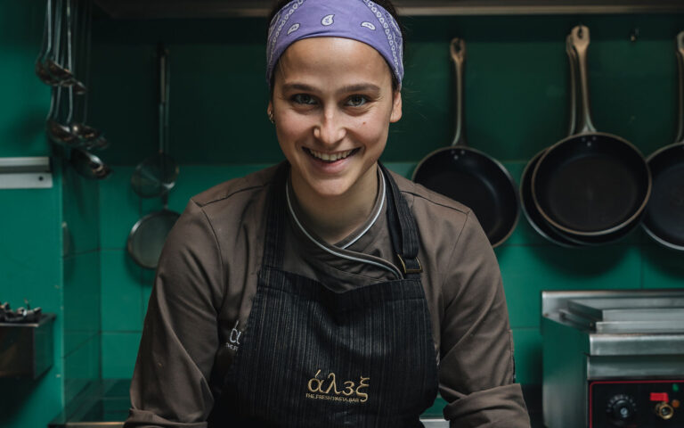 Άλεξ Βασιλάτου: Πώς από την κουζίνα του Ramsay βρέθηκε να φτιάχνει μακαρόνια στο Κολωνάκι