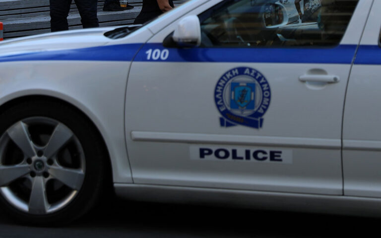 Τουλάχιστον 30 αστυνομικοί στο κύκλωμα παράνομων ελληνοποιήσεων – 320.000 ευρώ στο χρηματοκιβώτιο διοικητή τμήματος