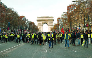 H εκτόξευση του ενεργειακού κόστους έχει έντονο το χρώμα των μαζικών διαδηλώσεων που γνώρισε η Γαλλία στη διάρκεια του 2018.