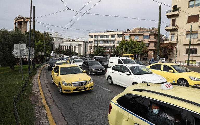28η Οκτωβρίου: Οι κυκλοφοριακές ρυθμίσεις σε Αθήνα και Πειραιά