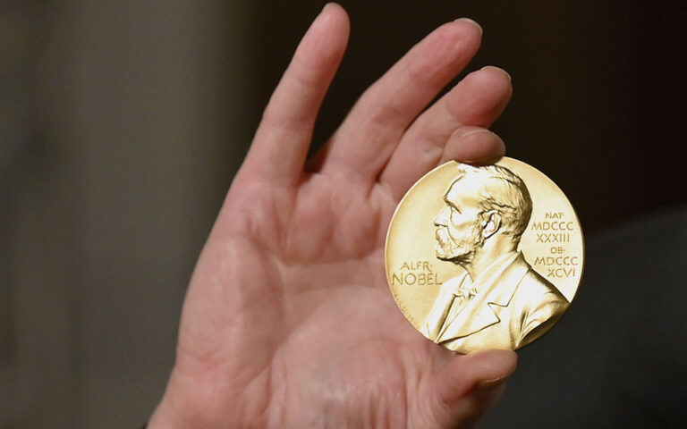 Νόμπελ Χημείας 2021: Σε δύο επιστήμονες απονεμήθηκε το βραβείο