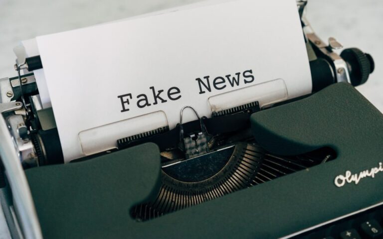 Fake news: Ντιμπέιτ στην «Κ» για την αυστηροποίηση των ποινών για τη διασπορά τους