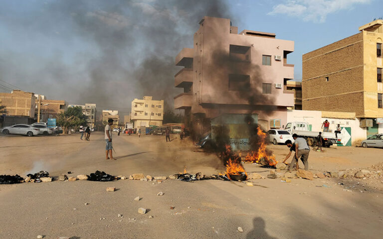 Πραξικόπημα στο Σουδάν: Κόπηκαν οι τηλεπικοινωνίες ενόψει των κινητοποιήσεων
