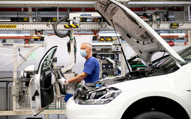 VW: Σενάρια για περικοπή χιλιάδων θέσεων εργασίας