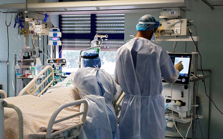 Κορωνοϊός: Νέες οδηγίες – Πότε ένας ασθενής πρέπει να πάει νοσοκομείο
