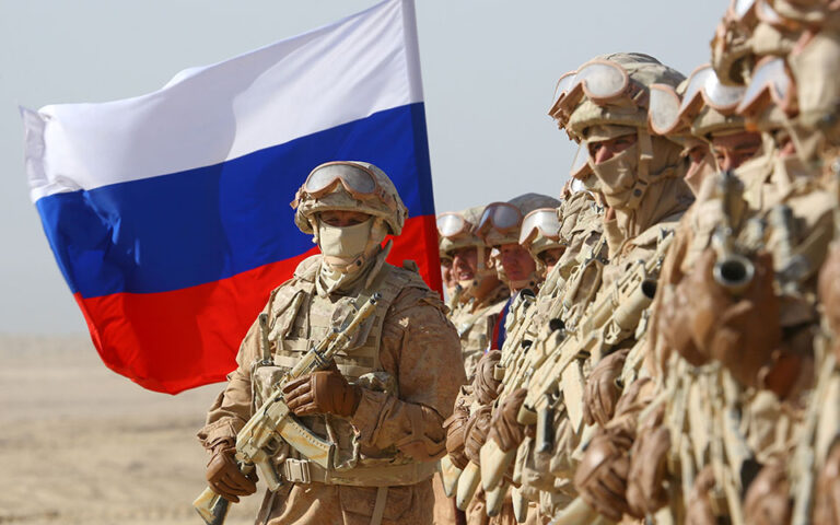 Ουκρανία: Η Ρωσία έχει συγκεντρώσει σχεδόν 100.000 στρατιώτες – Κινήσεις για στρατιωτική επίθεση