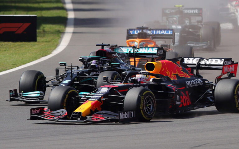 Formula 1: Τι αποφάσισε η FIA για την κόντρα Χάμιλτον – Φερστάπεν στη Βραζιλία