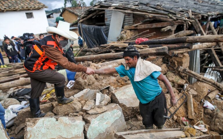 Σεισμός στο Περού: Εκτεταμένες ζημιές από τα 7,5 Ρίχτερ