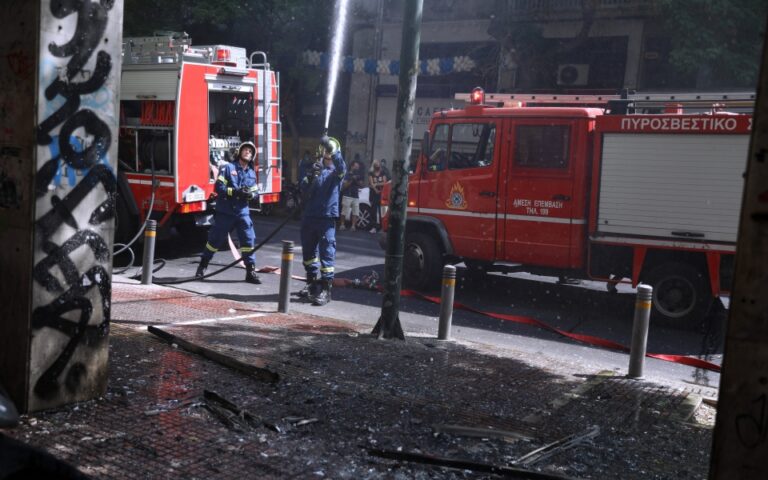 Φωτιά σε εστιατόριο στο κέντρο της Αθήνας