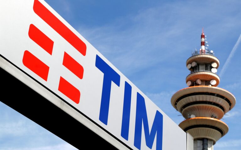 Πρόταση εξαγοράς της Telecom Italia από την αμερικανική KΚR