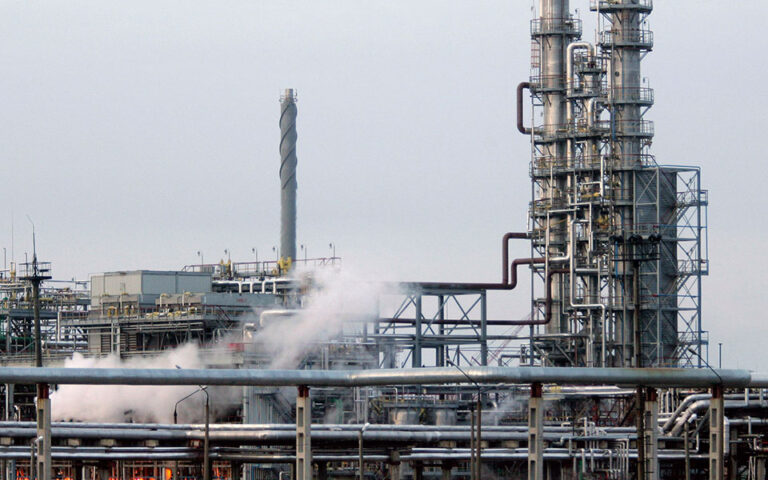 Λευκορωσία: Περιορίζει προσωρινά τη ροή πετρελαίου προς Πολωνία «λόγω εργασιών»
