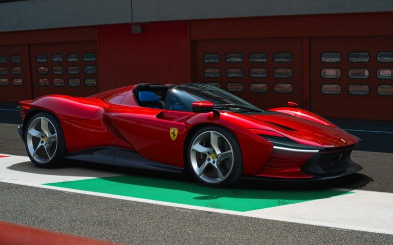 H νέα Ferrari Daytona SP3 είναι χάρμα οφθαλμών