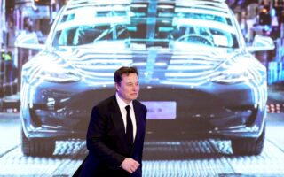 «Πάντοτε η θέση της Tesla ήταν πως όλων των ειδών οι επιδοτήσεις πρέπει να καταργηθούν», ανέφερε σε σχετικό σχόλιό του στο κοινωνικό δίκτυο του Twitter ο Ελον Μασκ. (REUTERS)