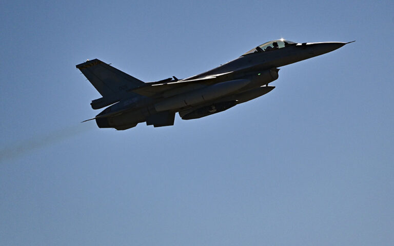 Πτώση F-16 στην Ανδραβίδα – Σώος ο πιλότος