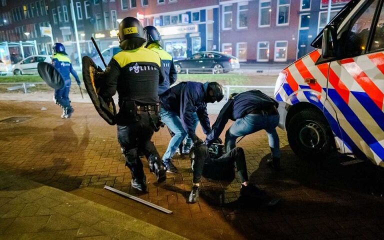 Ολλανδία: «Όργιο βίας» κατά των περιοριστικών μέτρων – Επτά τραυματίες