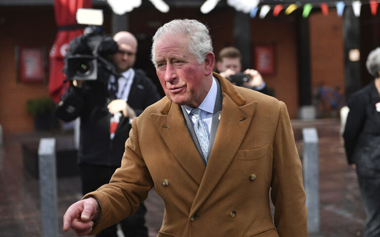 Βρετανία: Καταγγελίες πως ο πρίγκιπας Κάρολος «ανησυχούσε για το χρώμα του εγγονού του»