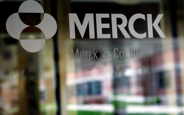 «Πράσινο φως» στο χάπι της Merck: Πώς «εξοντώνει» τον κορωνοϊό