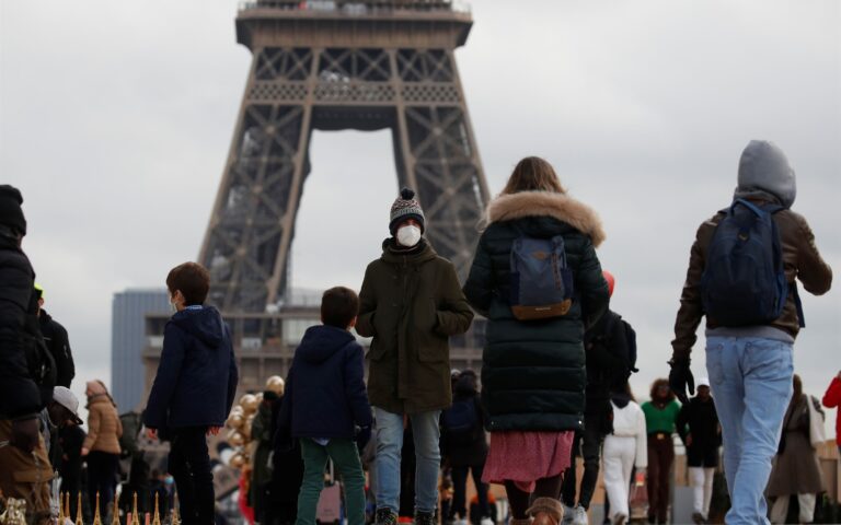 Γαλλία: 	Η πρωθυπουργός προειδοποιεί για «νέο κύμα» της πανδημίας