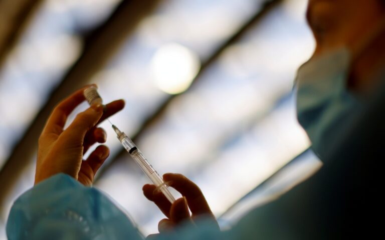 Τρίτη δόση εμβολίου στους 3 μήνες: Άνοιξε η πλατφόρμα των ραντεβού