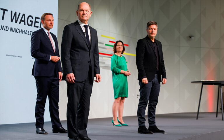 Γερμανία: SPD, Πράσινοι, FDP υπέγραψαν τη νέα προγραμματική συμφωνία – Αύριο εκλέγεται Καγκελάριος ο Σολτς