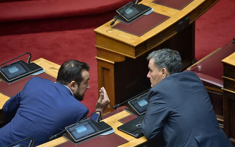 Στο κόκκινο η ένταση στον ΣΥΡΙΖΑ – Οι διάλογοι και οι συγκρούσεις στο Πολιτικό Συμβούλιο