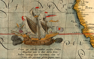 Το πλοίο «Βικτώρια» του Μαγγελάνου, λεπτομέρεια από χάρτη του Ειρηνικού Ωκεανού που σχεδίασε ο Αβραάμ Ορτέλιους το 1612.