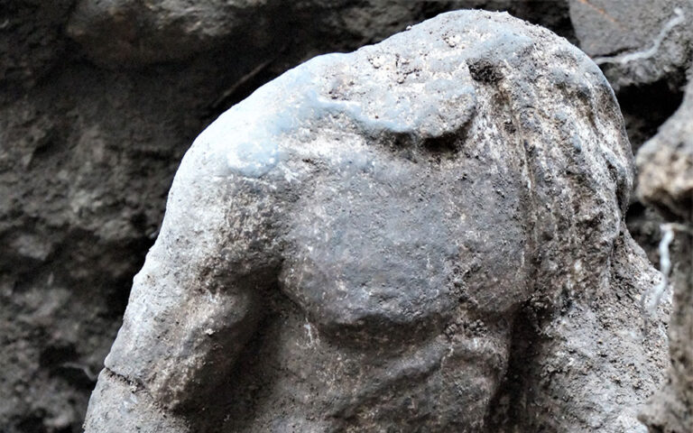 Βέροια: Άγαλμα των αυτοκρατορικών χρόνων αποκαλύφθηκε σε σωστική ανασκαφή (εικόνες)