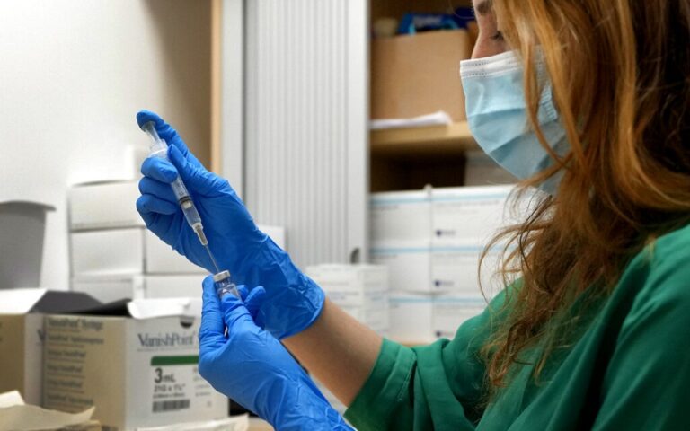Δημιουργός εμβολίου AstraZeneca: Η επόμενη πανδημία ίσως να ‘ναι πιο φονική