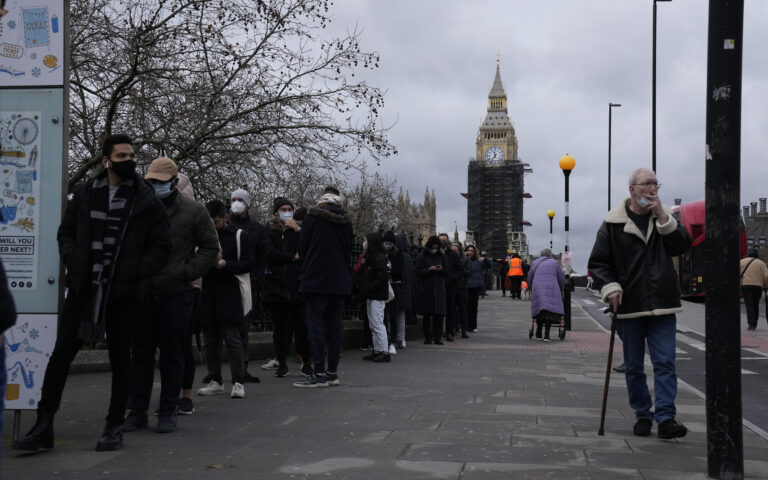Βρετανία: Η Όμικρον ματαίωσε τις πρωτοχρονιάτικες εκδηλώσεις στο Λονδίνο