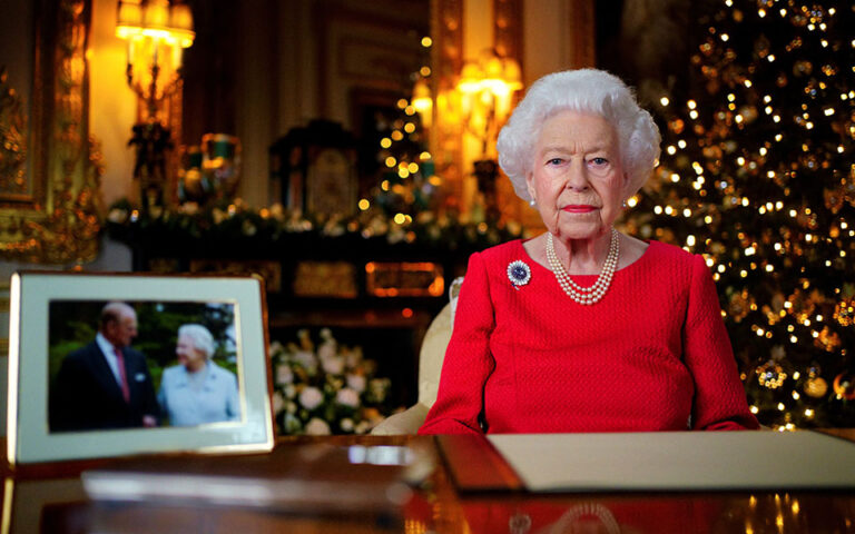 Βρετανία: Η βασίλισσα Ελισάβετ ομολογεί ότι ο Φίλιππος της λείπει