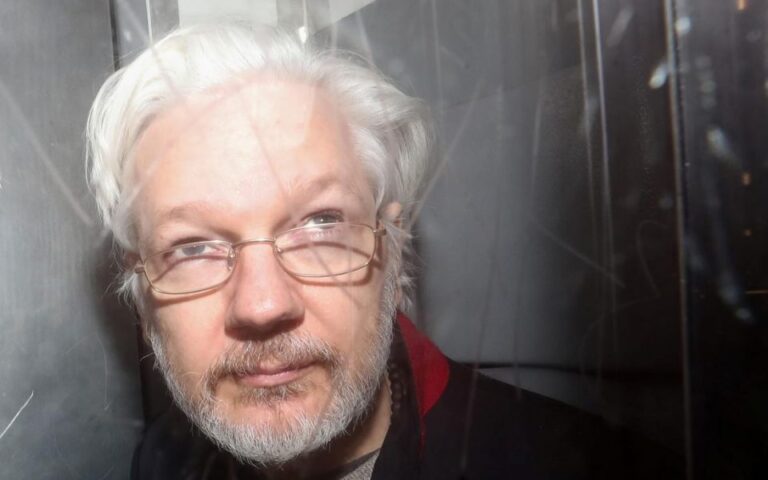WikiLeaks: Ένα βήμα πιο κοντά η έκδοση του Ασάνζ στις ΗΠΑ