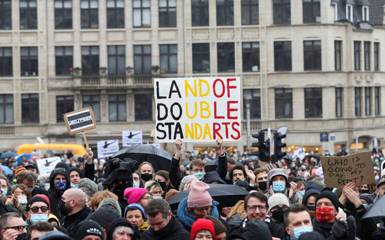 Βρυξέλλες: Διαδήλωση κατά του κλεισίματος θεάτρων και κινηματογράφων