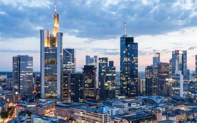 Στα ύψη οι τιμές των ακινήτων στη Γερμανία, «καμπανάκι» από την Bundesbank