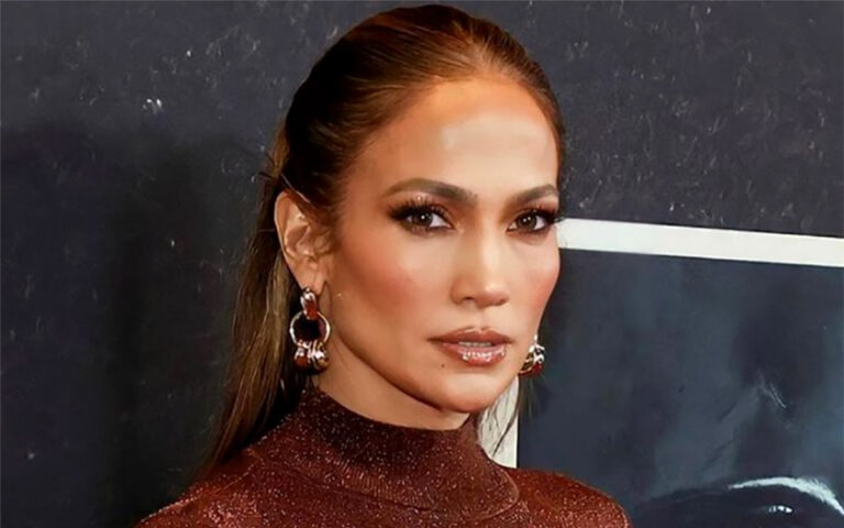Pink hair: Η Jennifer Lopez τόλμησε το trend
