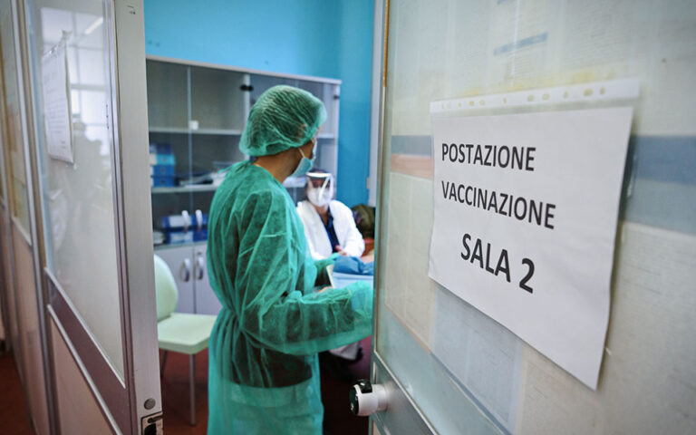 Ιταλία: Οι ανεμβολίαστοι άνω των 80 ετών έχουν τεράστιο κίνδυνο εισαγωγής σε ΜΕΘ
