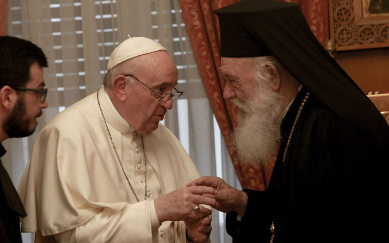Πάπας Φραγκίσκος σε Ιερώνυμο: «Συγγνώμη για τα σφάλματα τόσων καθολικών»