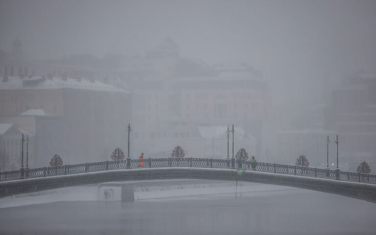 Μόσχα: Η σφοδρότερη χιονόπτωση από το 1949 (εικόνες)