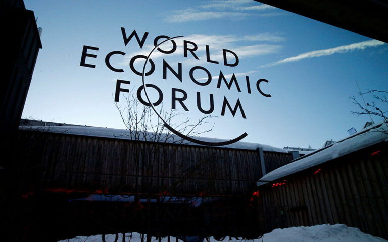 Αναβάλλεται λόγω «Όμικρον» το Παγκόσμιο Οικονομικό Φόρουμ