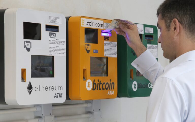 «Βουτιά» 12% για το bitcoin στις αρχές του χρόνου
