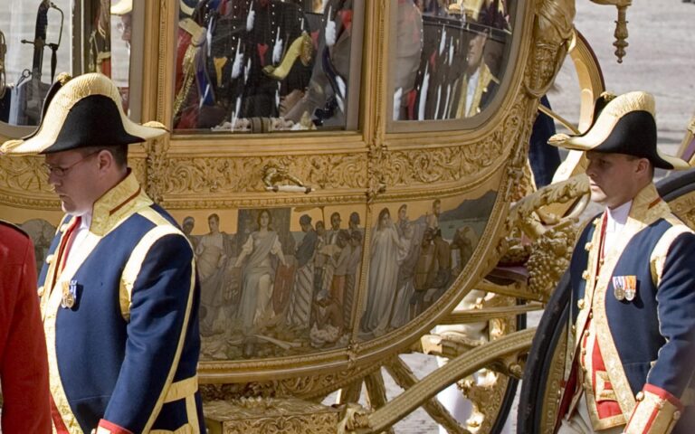 Ολλανδία: Αποσύρεται η χρυσή βασιλική άμαξα εξαιτίας της ρατσιστικής διακόσμησης