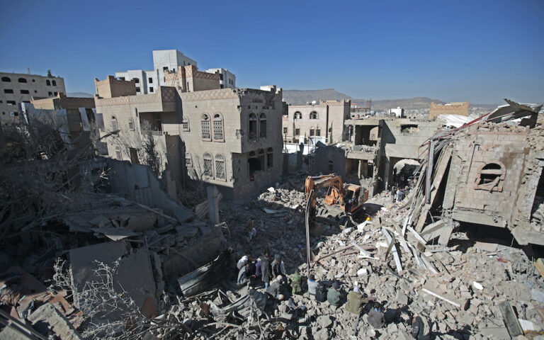 Υεμένη: Εκατοντάδες νεκροί σε αεροπορικές επιδρομές