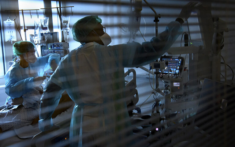 Στη δίνη της «Όμικρον»: Επίταξη γιατρών και παιδιάτρων, νοσοκομείο Covid το Σισμανόγλειο