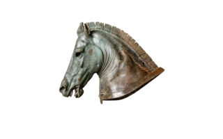 Χάλκινη προτομή αλόγου. Εθνικό Αρχαιολογικό Μουσείο Φλωρεντίας. 
