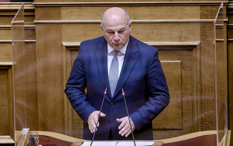 Πρόταση μομφής – Τσιάρας: Ο ΣΥΡΙΖΑ αναζητά διεξόδους στα στρατηγικά του αδιέξοδα