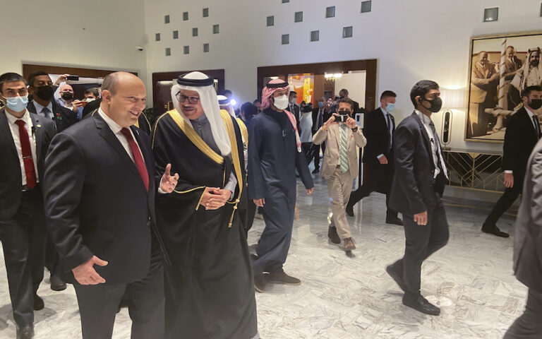 Ισραηλινός πρωθυπουργός επισκέπτεται για πρώτη φορά το Μπαχρέιν