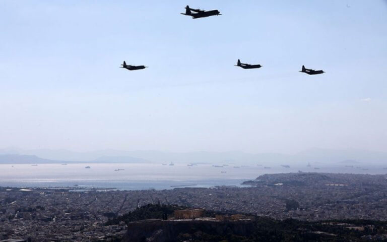 Αμυντικό υλικό με δύο C-130 αποστέλλει η Ελλάδα στην Ουκρανία