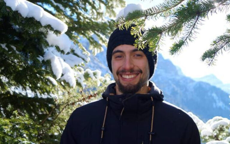 Τζουμέρκα: Σε κλίμα οδύνης το τελευταίο «αντίο» στον 21χρονο ορειβάτη Ερμή Θεοχαρόπουλο
