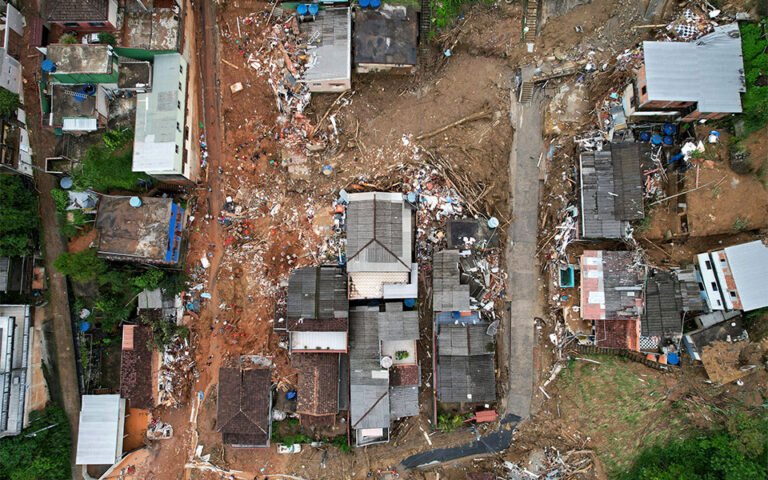 Βραζιλία: Στους 176 οι νεκροί από τις πλημμύρες και τις κατολισθήσεις (εικόνες)