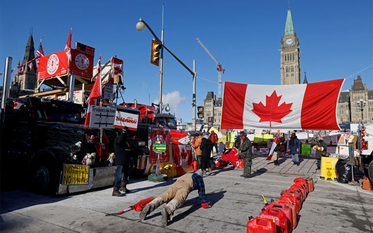 Καναδάς – ΜΜΕ: Ο Τριντό ετοιμάζεται να ενεργοποιήσει τον νόμο περί έκτακτης ανάγκης